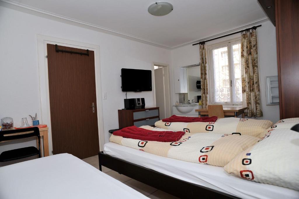 Niros Bed & Breakfast Basilea Camera foto